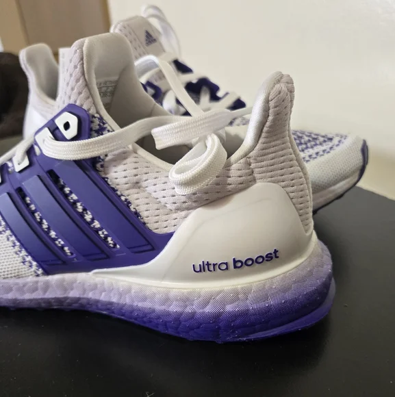 Brand New!! NWT ADIDAS Ultra BOOST Athletic Shoes Size Womens 6.5 - Picture 9 of 10